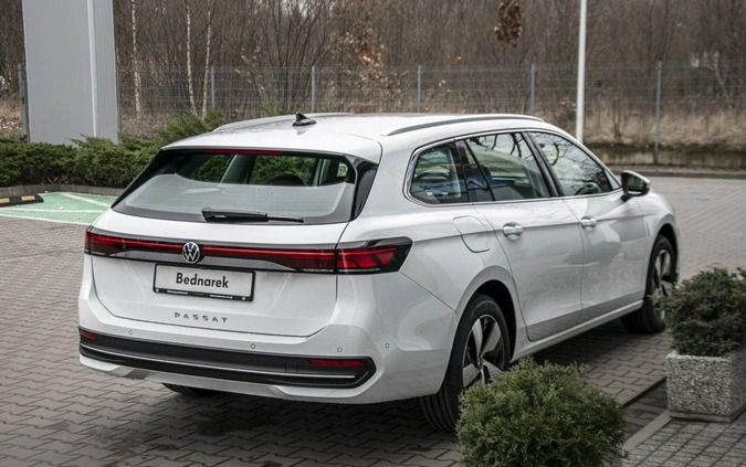 Volkswagen Passat cena 206100 przebieg: 5, rok produkcji 2024 z Wyśmierzyce małe 631